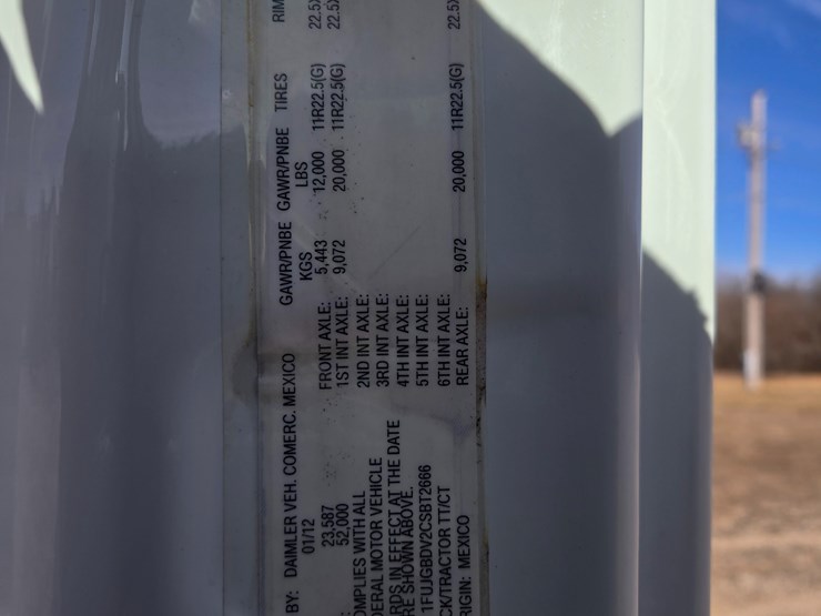 2012-freightliner-cascadia-113-image-51