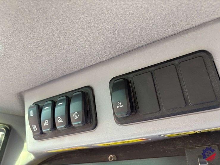 2020-caterpillar-289d3-image-55