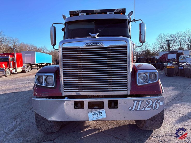 2018-freightliner-sd122-tri-axle-dump-truck-image-14