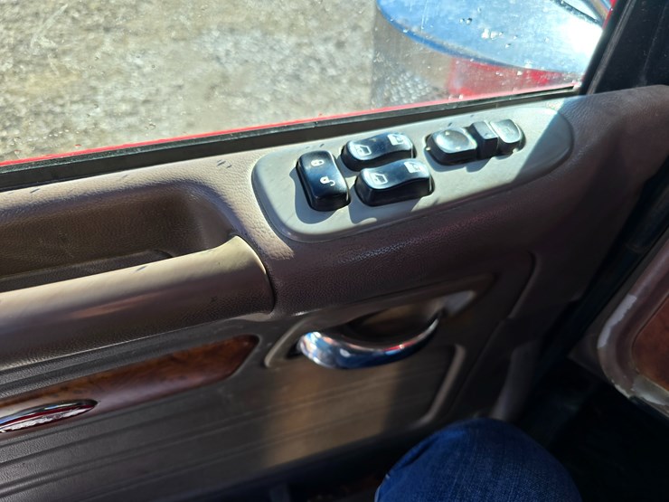 2008-peterbilt-388-image-58