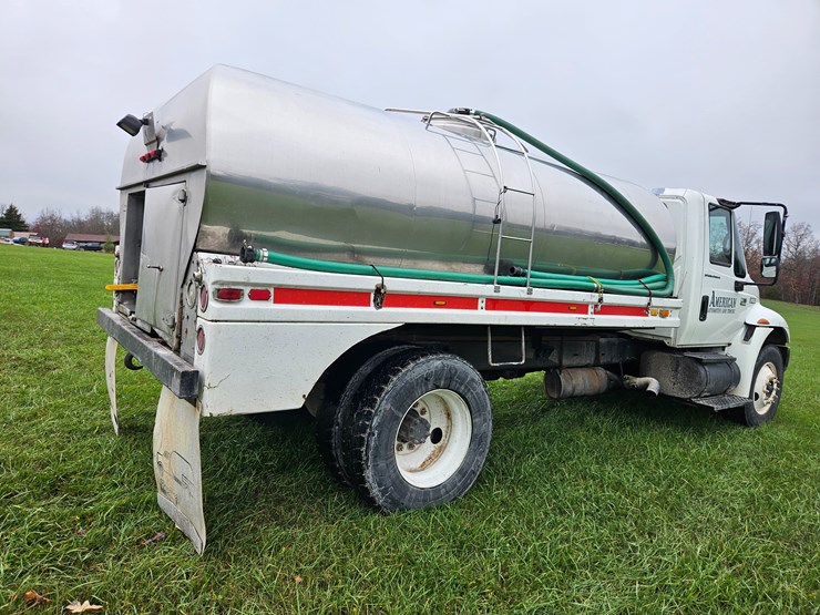 2002-international-durastar-4400-image-16