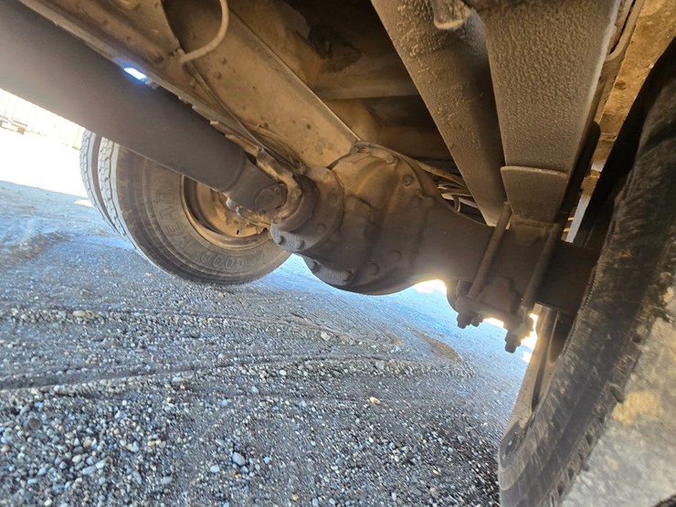 1996-freightliner-fl70-image-84