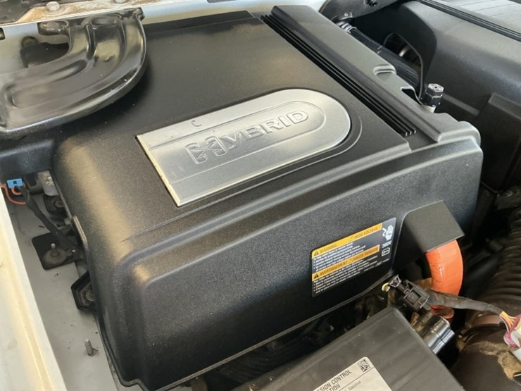 2013-chevrolet-tahoe-image-14