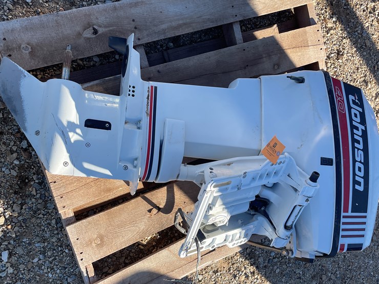 #3300-•-boat-motor-image-1