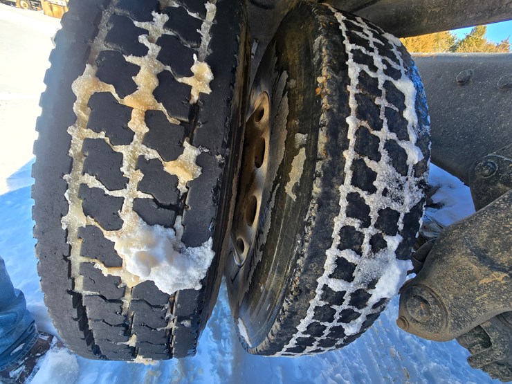 1996-peterbilt-385-image-82