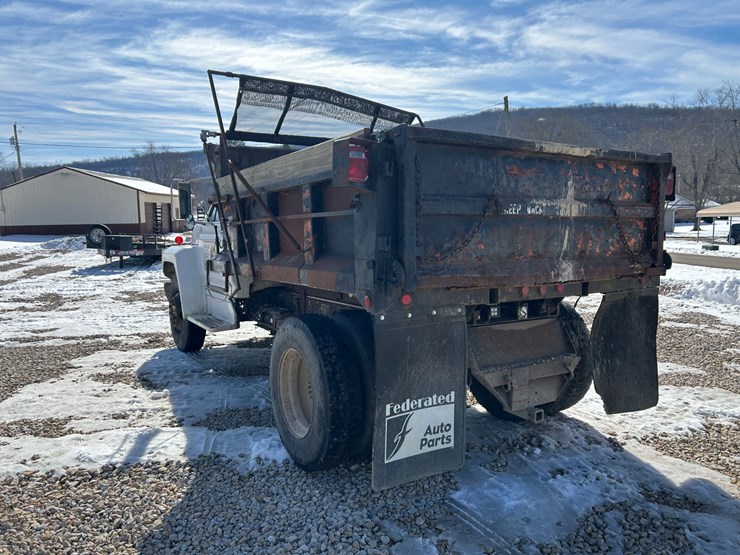 1984-ford-f700-image-11