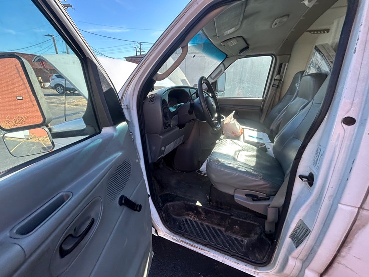 2006-ford-e450-image-57