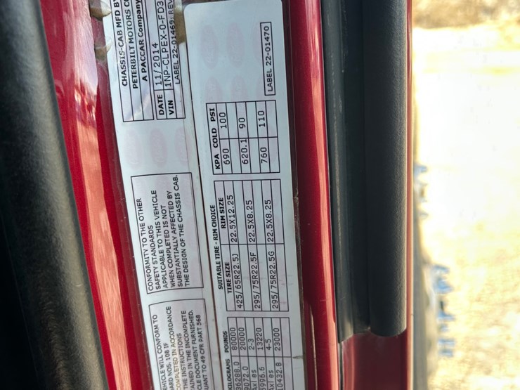 2015-peterbilt-567-image-131