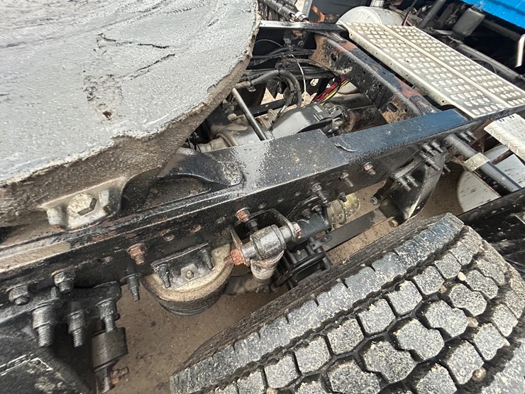 2015-freightliner-cascadia-125-image-101