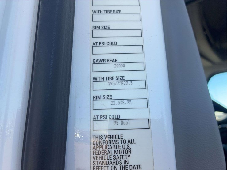 2017-kenworth-t680-image-61