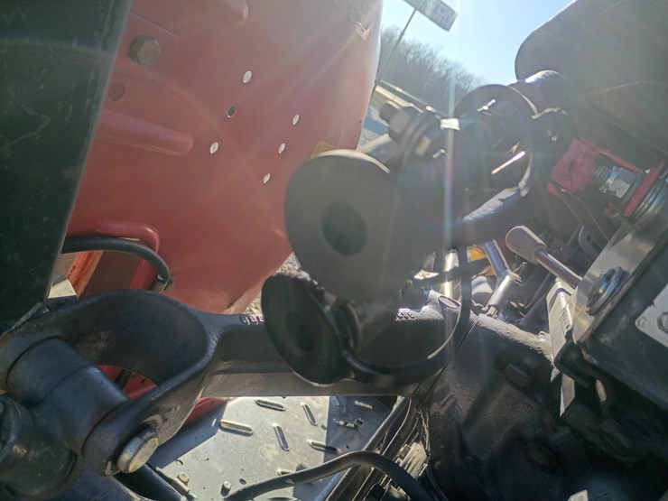 1983-massey-ferguson-240-image-51