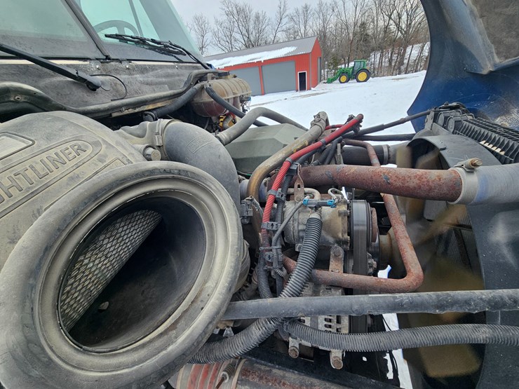 2007-freightliner-columbia-120-image-45