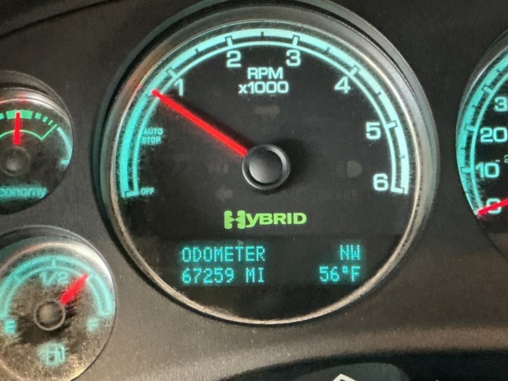 2013-chevrolet-tahoe-image-18