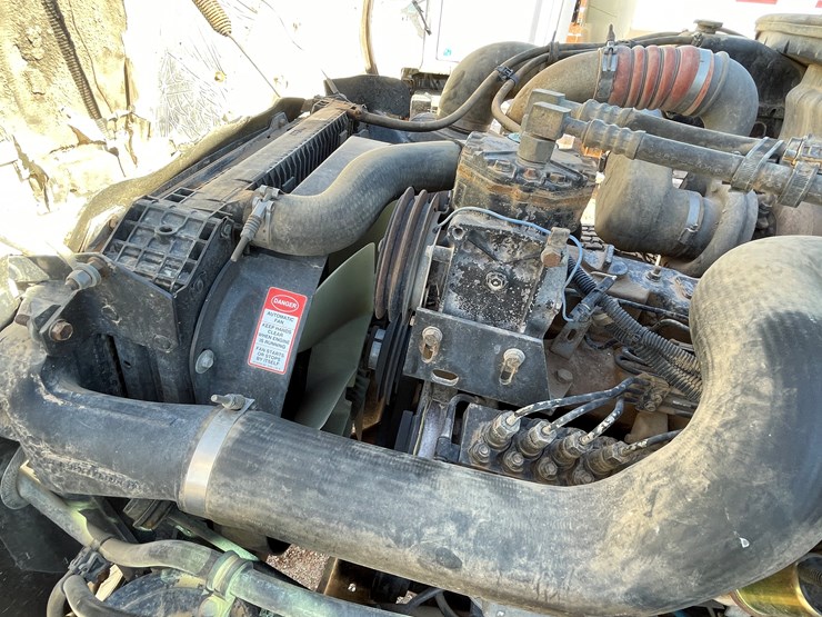 1996-freightliner-fl80-image-18