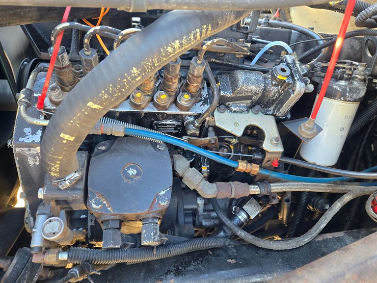 1996-freightliner-fl70-image-28