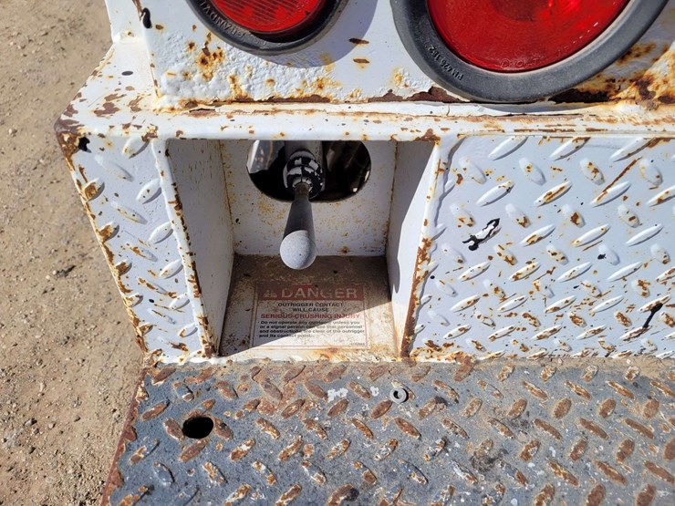 2005-ford-f550-image-14