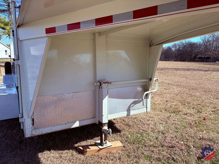 2007-delta-t/a-enclosed-gooseneck-trailer-image-17