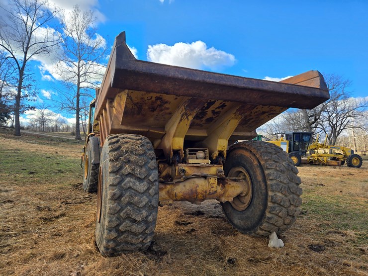 caterpillar-d25c-image-16