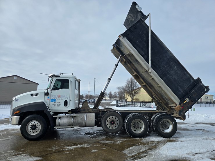 2012-caterpillar-660-image-33