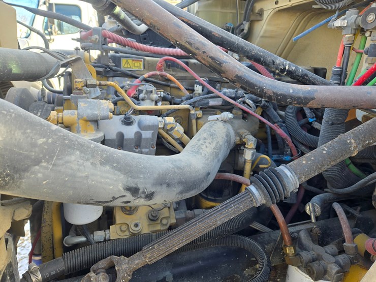 2005-caterpillar-c9-image-19