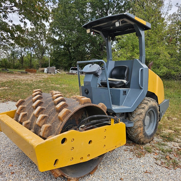 2020 DYNAPAC CA1300D