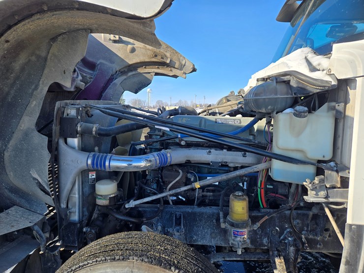 2012-freightliner-coronado-132-image-36