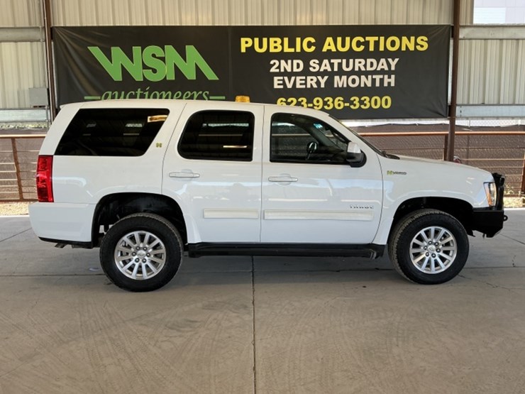 2013-chevrolet-tahoe-image-1