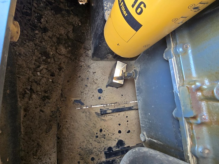 2003-challenger-mt855-image-76