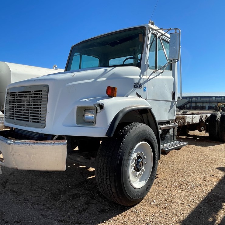 1996 FREIGHTLINER FL80