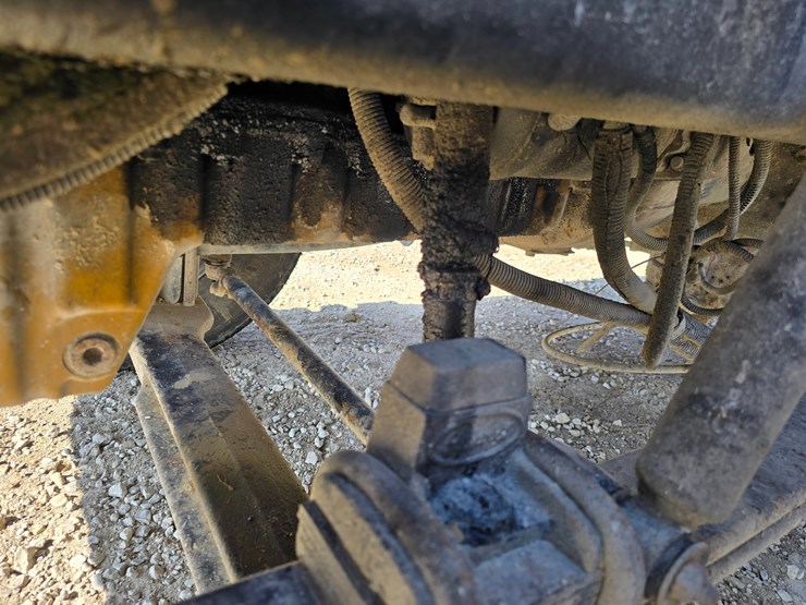 1999-peterbilt-330-image-31