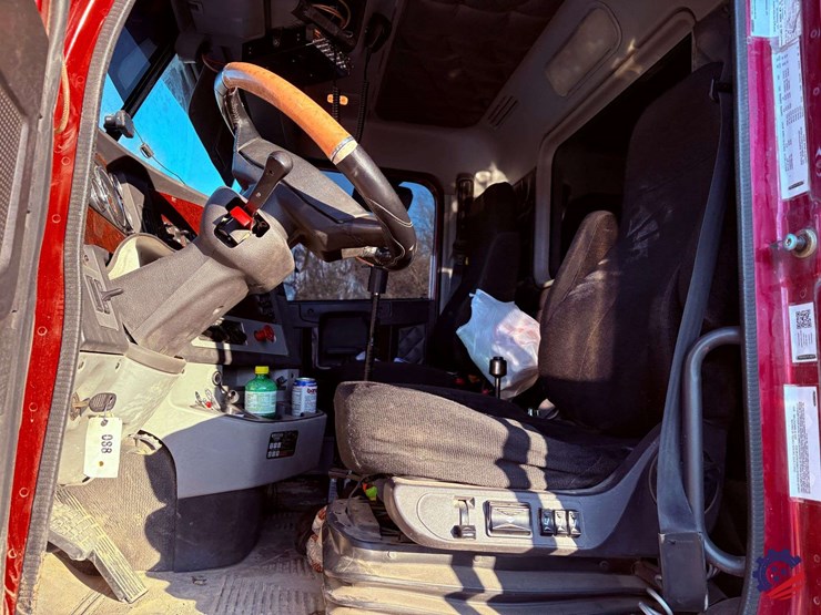 2018-freightliner-sd122-tri-axle-dump-truck-image-48