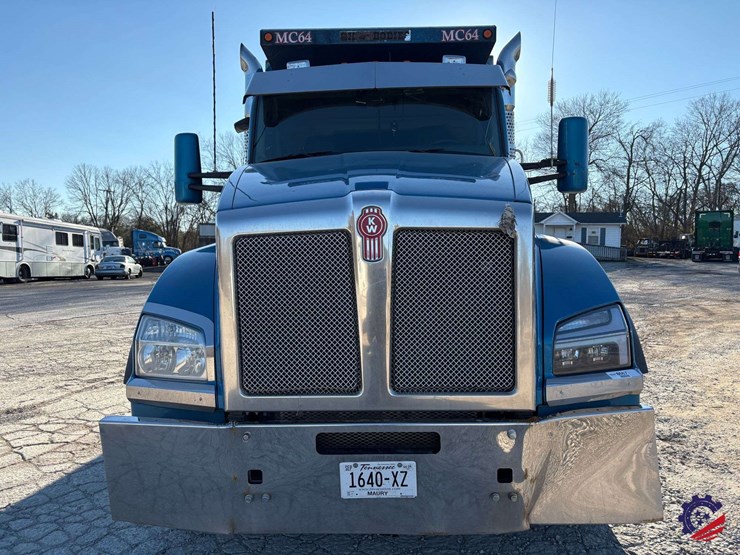 2020-kenworth-t880-image-7