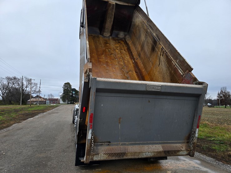 2020-peterbilt-567-image-66