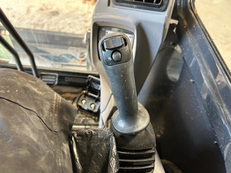 2021-kubota-u35-4-image-21