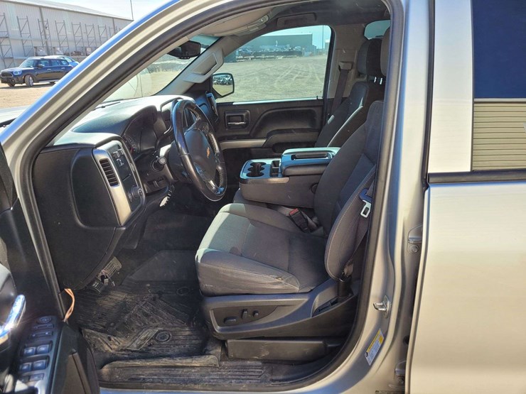 2019-chevrolet-silverado-1500-lt-image-12