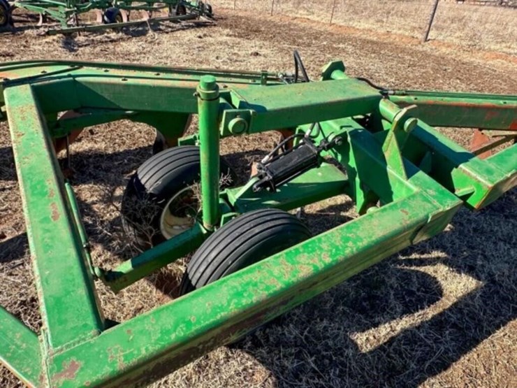 blanchat-10-bottom-plow-image-13