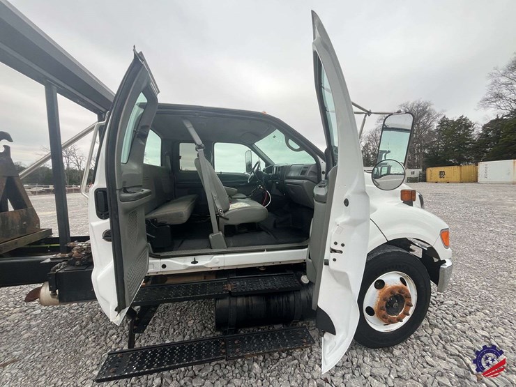 2004-ford-f650-image-52