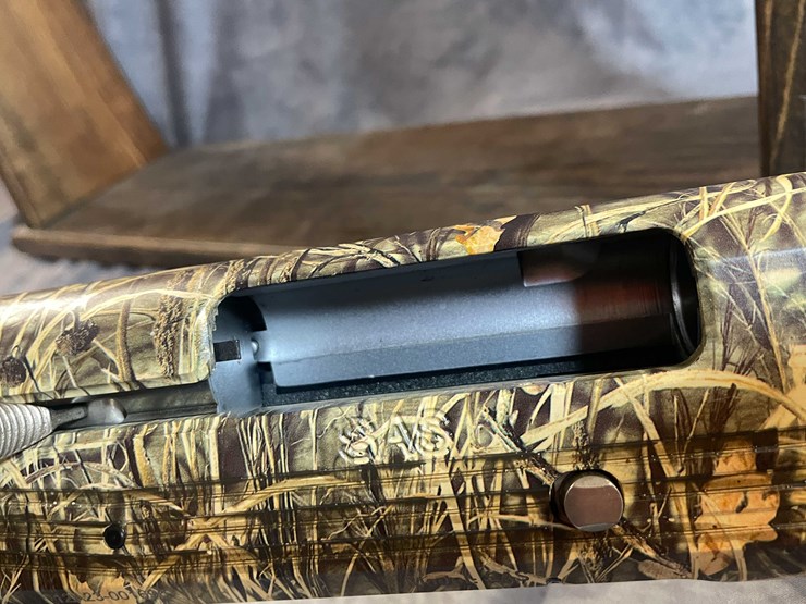 #2327-•-hatfield-gun-co.-12-ga.-semi-auto-shotgun,-sn:-12a23-001696-image-12