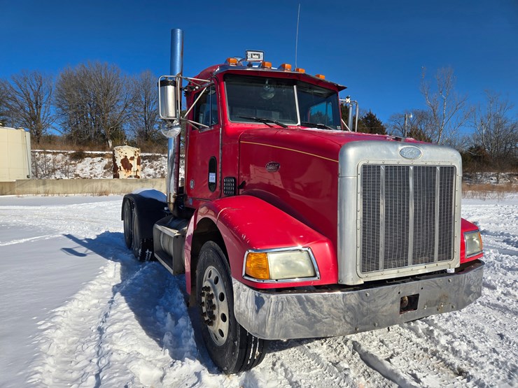 1996-peterbilt-385-image-31