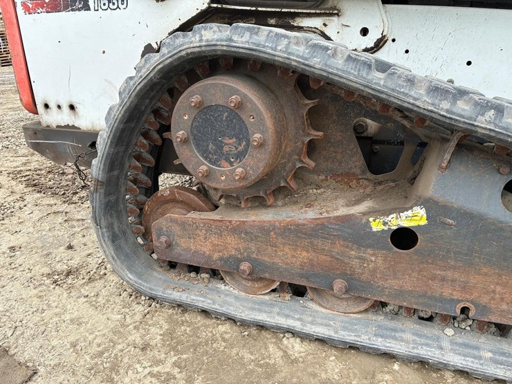 bobcat-t630-image-11