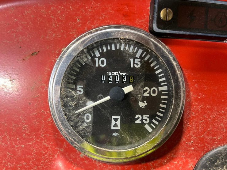 massey-ferguson-243-image-19