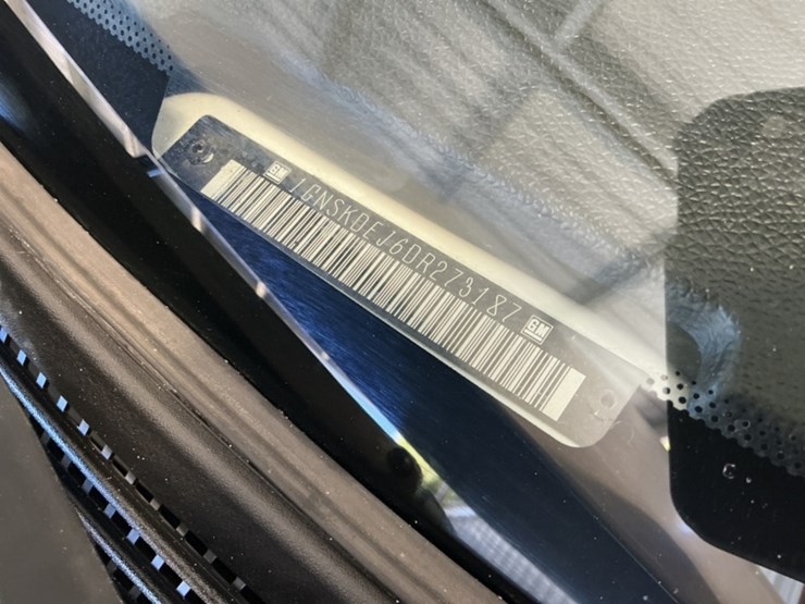 2013-chevrolet-tahoe-image-16