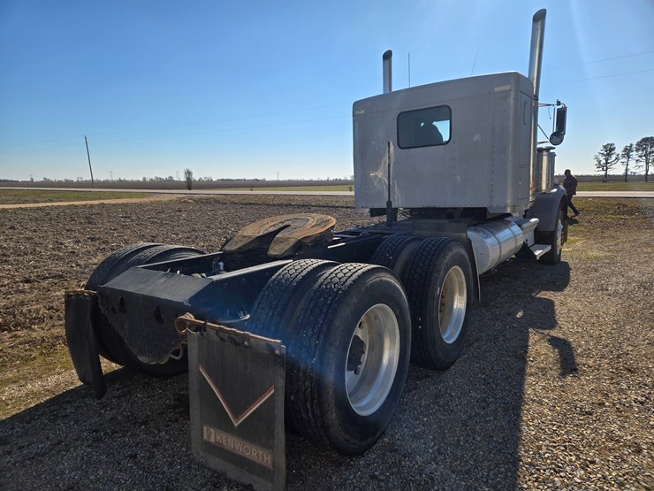 1986-kenworth-w900b-image-18