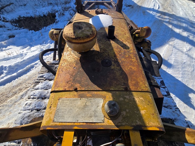 caterpillar-d6b-image-45