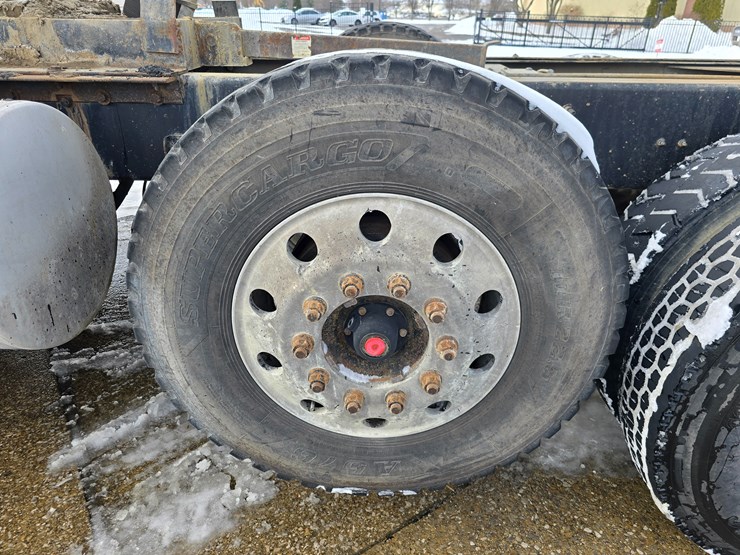 2012-caterpillar-660-image-52