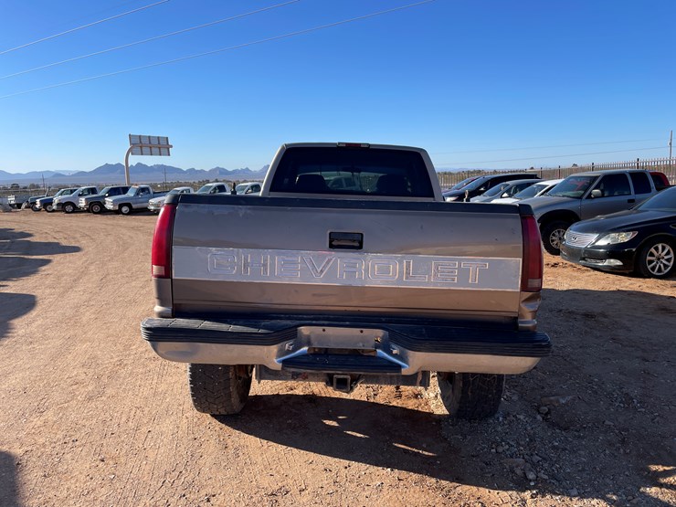 1997-chevrolet-k2500-image-3