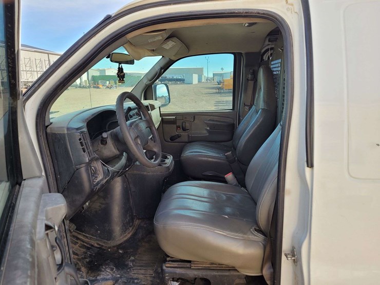 2005-chevrolet-express-1500-image-16