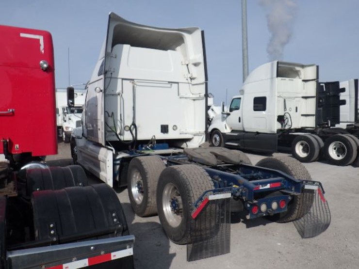 2020-western-star-5700xe-image-15