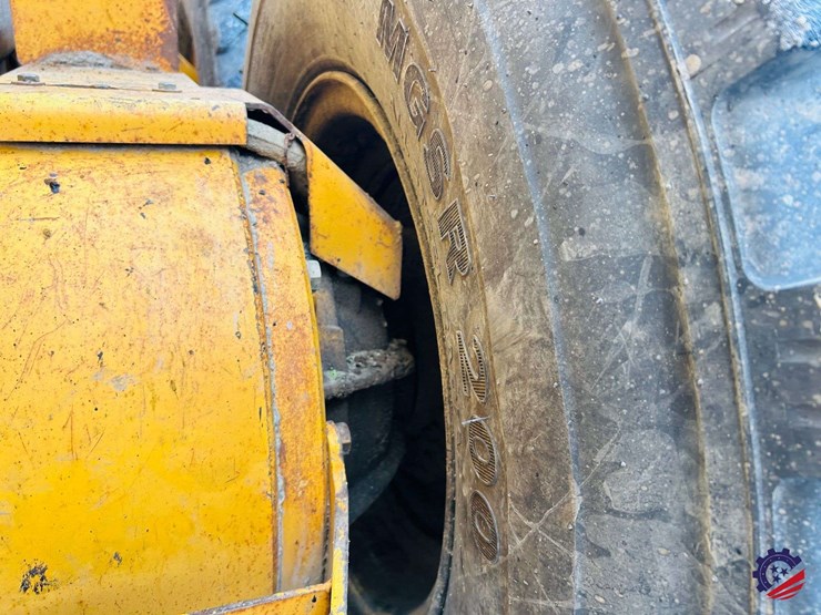 2003-volvo-g710b-image-27