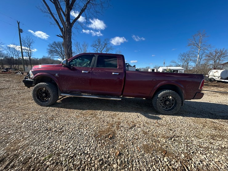 2018-dodge-3500-image-8